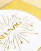 PALUXA_Geburtstagskarte_90_golden_detail1.jpg Zoom-In PALUXA Lasercut-Geburtstagskarte 90, goldenes Einlageblatt, liegend.
