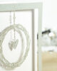 PALUXA_Liebe_im_Mittelpunkt_Silber_detail2.jpg Zoom-In PALUXA Lasercut-Hochzeitskarte mit Herz Motiv, silber, stehend.