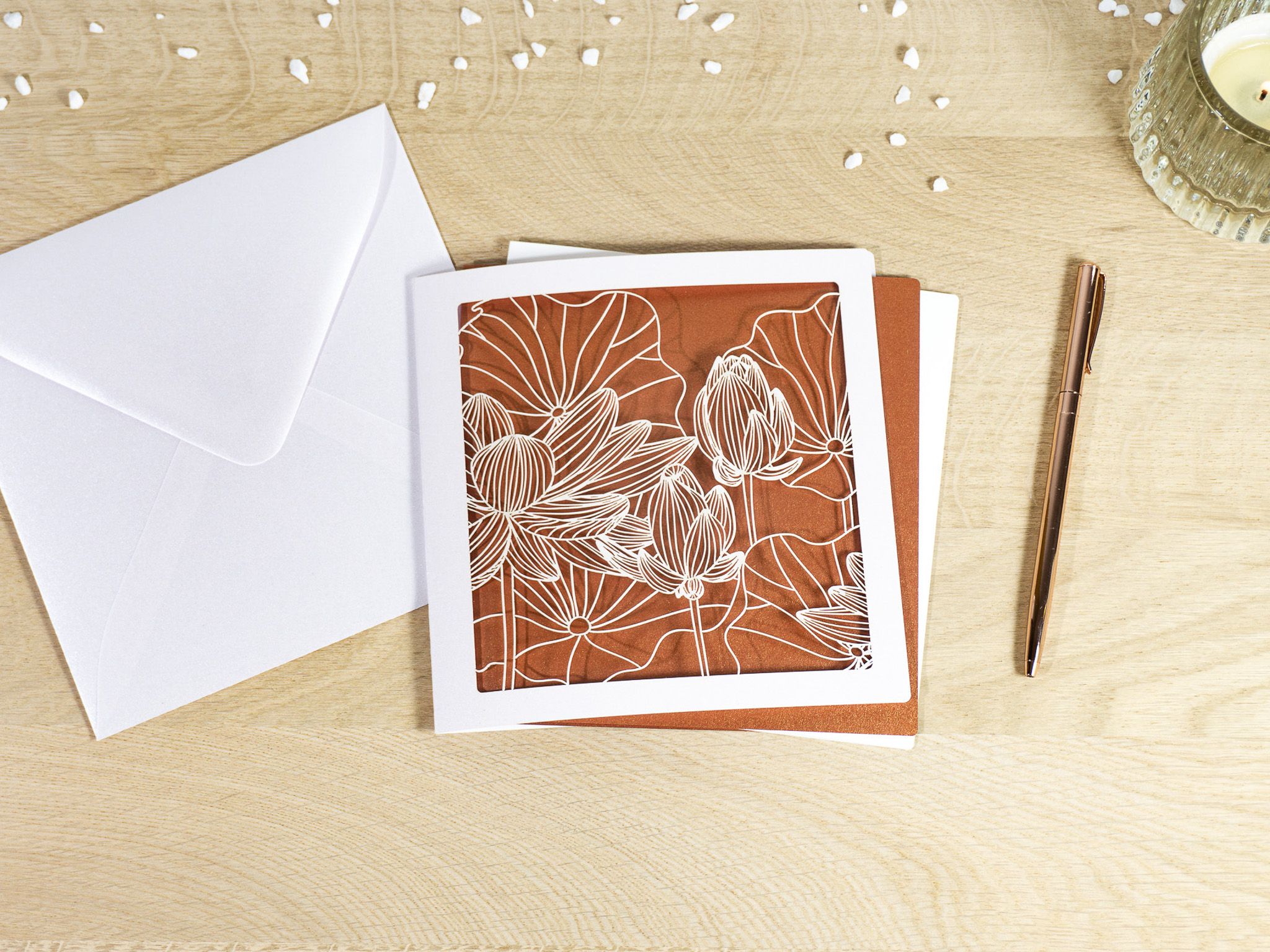 PALUXA Lasercut-Glückwunschkarte mit Lotusblüten Motiv, liegend, kupferfarben.