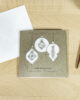 PALUXA_Festliche_Weihnachtskugeln_Brownsilver_birdview.jpg PALUXA Lasercut-Weihnachtskarte mit festlichen Weihnachtskugeln, liegend, Farbe Brownsilver.
