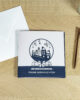 PALUXA_Schneekugel_Dorf_Nachtblau_birdview.jpg PALUXA Lasercut-Weihnachtskarte mit Schneekugel Motiv, liegend, Farbe Nachtblau.