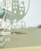 PALUXA_Schneekugel_Dorf_Silber_detail2.jpg Zoom-In PALUXA Lasercut-Weihnachtskarte mit Schneekugel Motiv, stehend, seitlich, Farbe Silber.