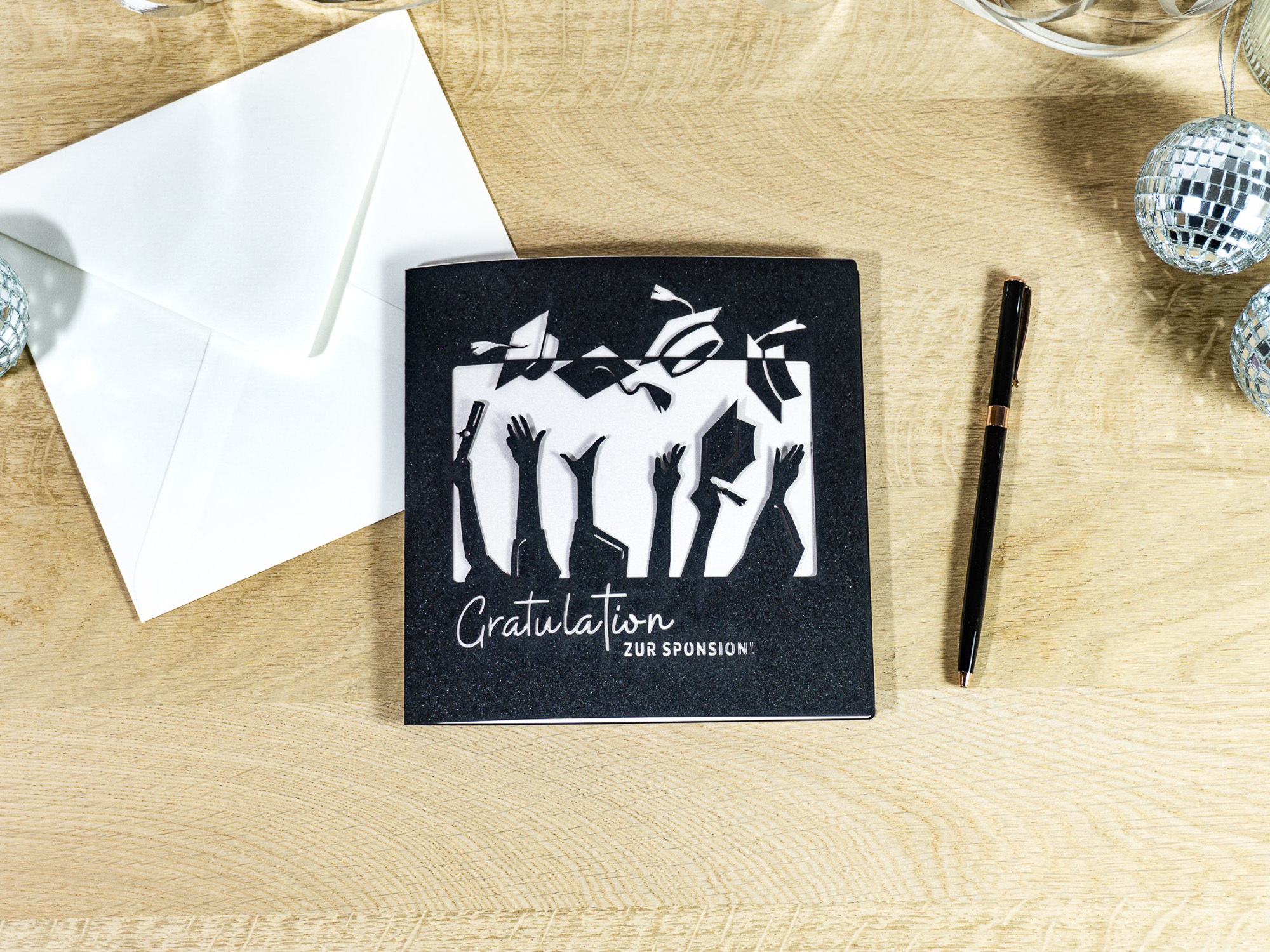 PALUXA Lasercut-Glückwunschkarte zur Sponsion, liegend.