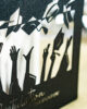 PALUXA_Zur_Sponsion_ShinyBlack_detail3.jpg Zoom-In PALUXA Lasercut-Glückwunschkarte zur Sponsion, seitlich, stehend.