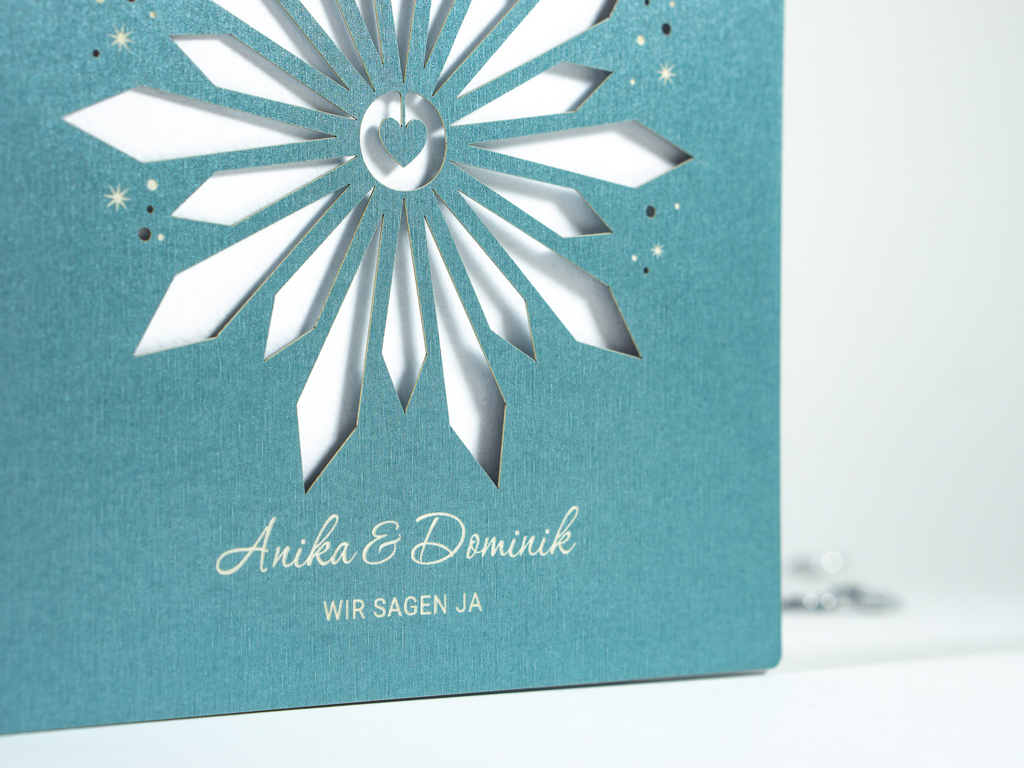 PALUXA_Crystal_Dream_Iceblue_detail1.jpg