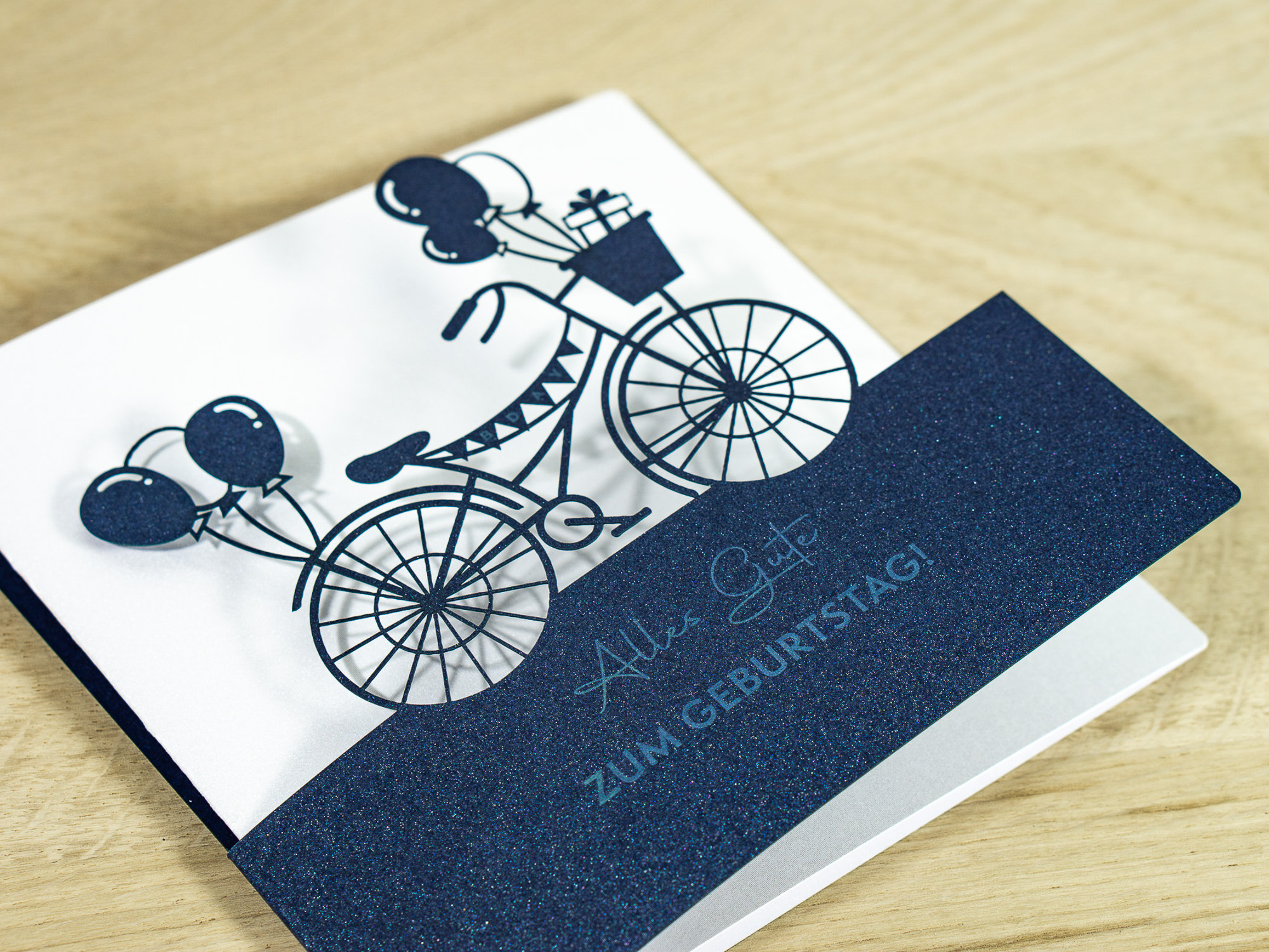 PALUXA_Fahrrad_zum_Geburtstag_Nachtblau_liegend.jpg
